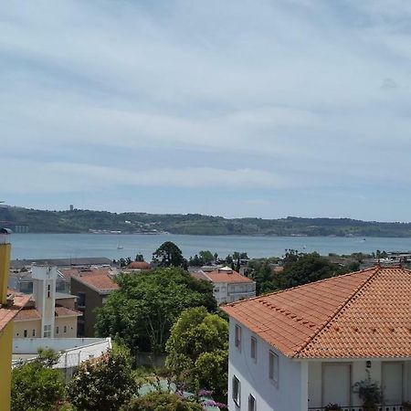 Apartamentos Tejo A Vista Lisboa Eksteriør bilde